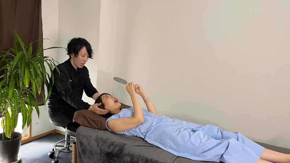 顔を専門とした理学療法士