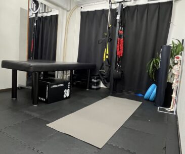 顔の歪み研究所(福岡店)　店内